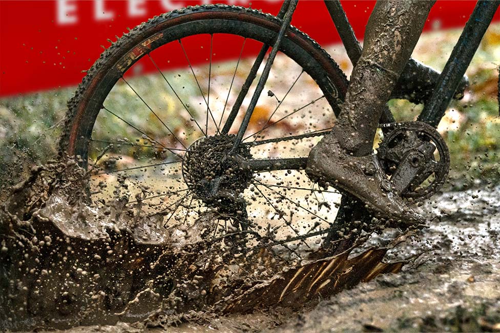 Favero ASSIOMA MX MTB güç ölçer detaylarını gösteren görsel.